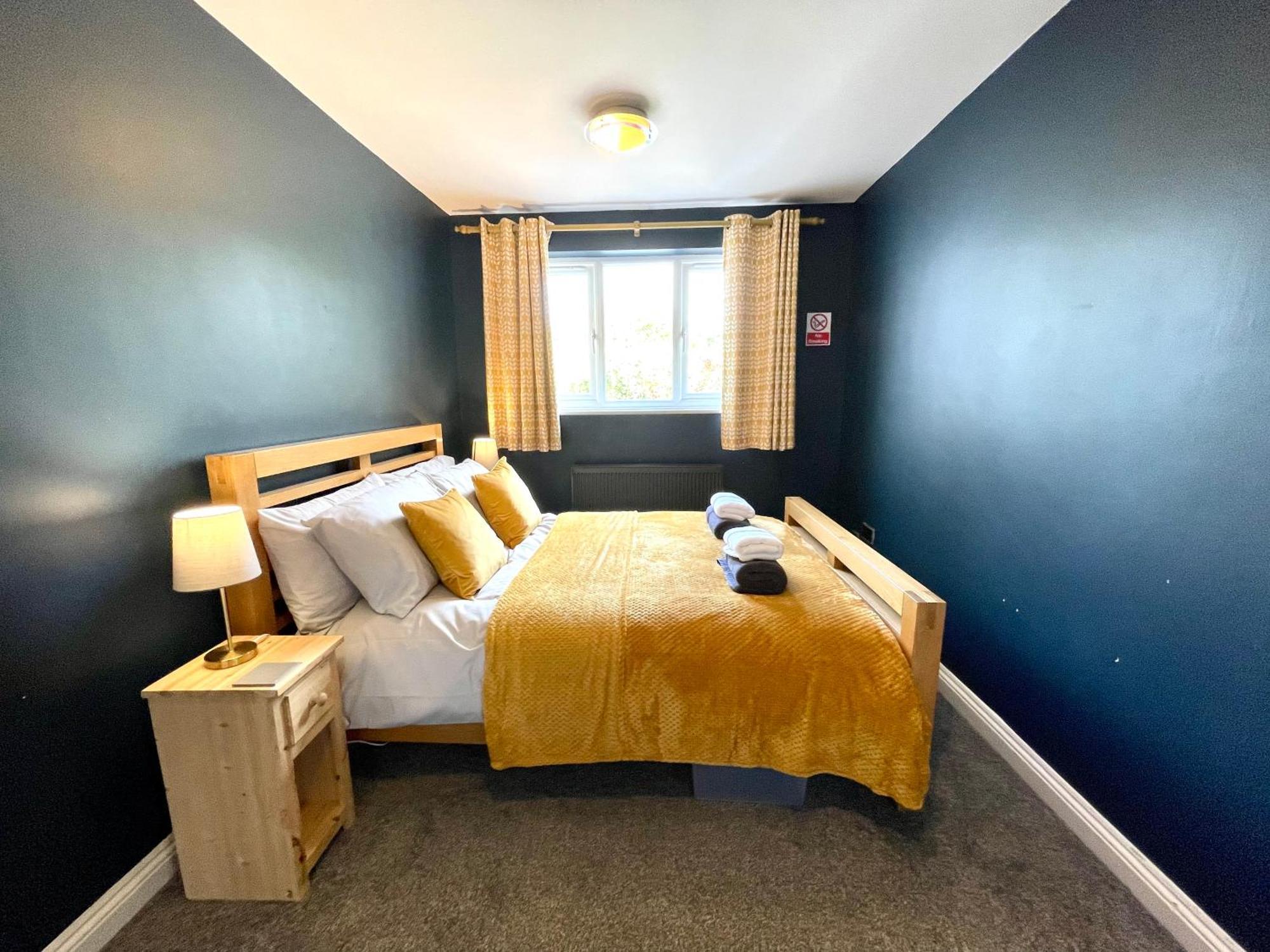 Large 5 Bed Detached House Near Stansted Airport With Parking For 2 Vehicles! Stansted Stays Stansted Mountfitchet Dış mekan fotoğraf
