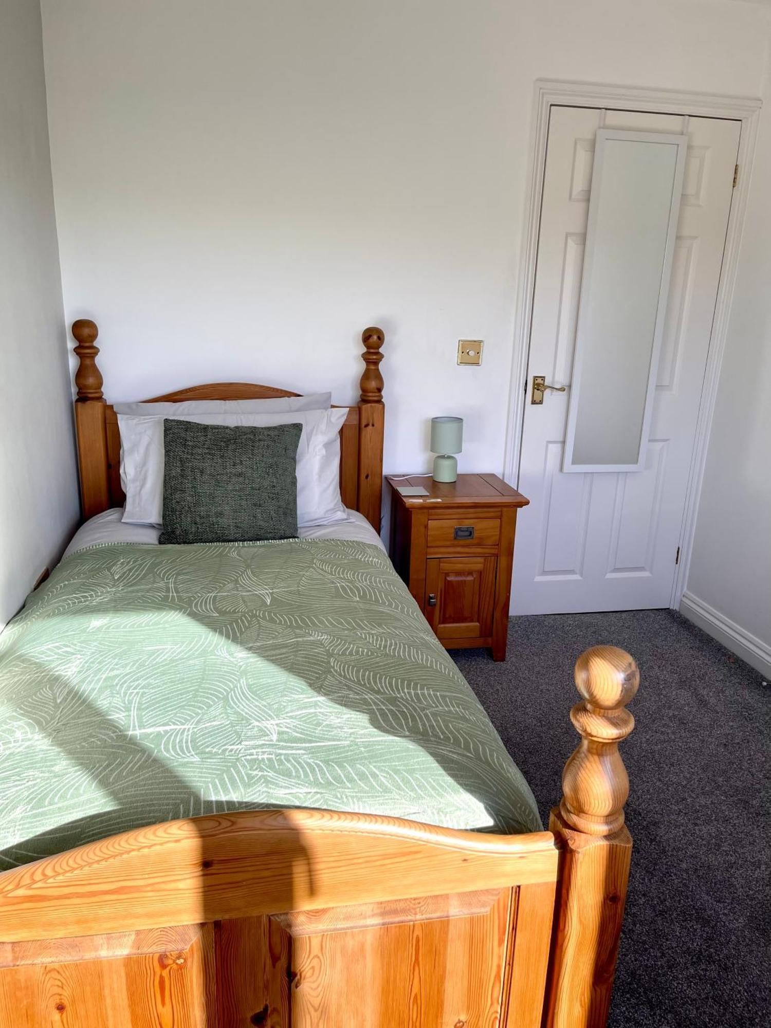 Large 5 Bed Detached House Near Stansted Airport With Parking For 2 Vehicles! Stansted Stays Stansted Mountfitchet Dış mekan fotoğraf