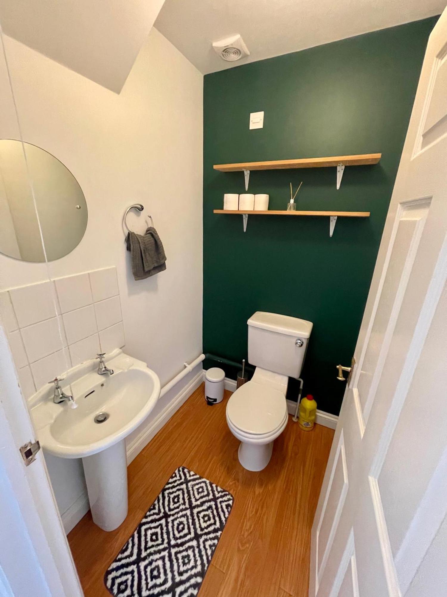 Large 5 Bed Detached House Near Stansted Airport With Parking For 2 Vehicles! Stansted Stays Stansted Mountfitchet Dış mekan fotoğraf