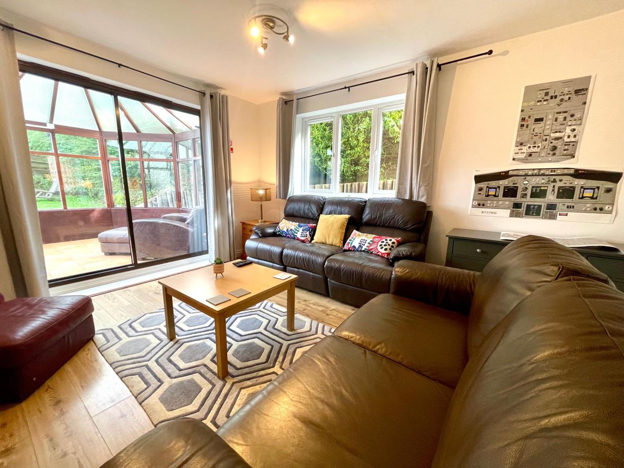 Large 5 Bed Detached House Near Stansted Airport With Parking For 2 Vehicles! Stansted Stays Stansted Mountfitchet Dış mekan fotoğraf