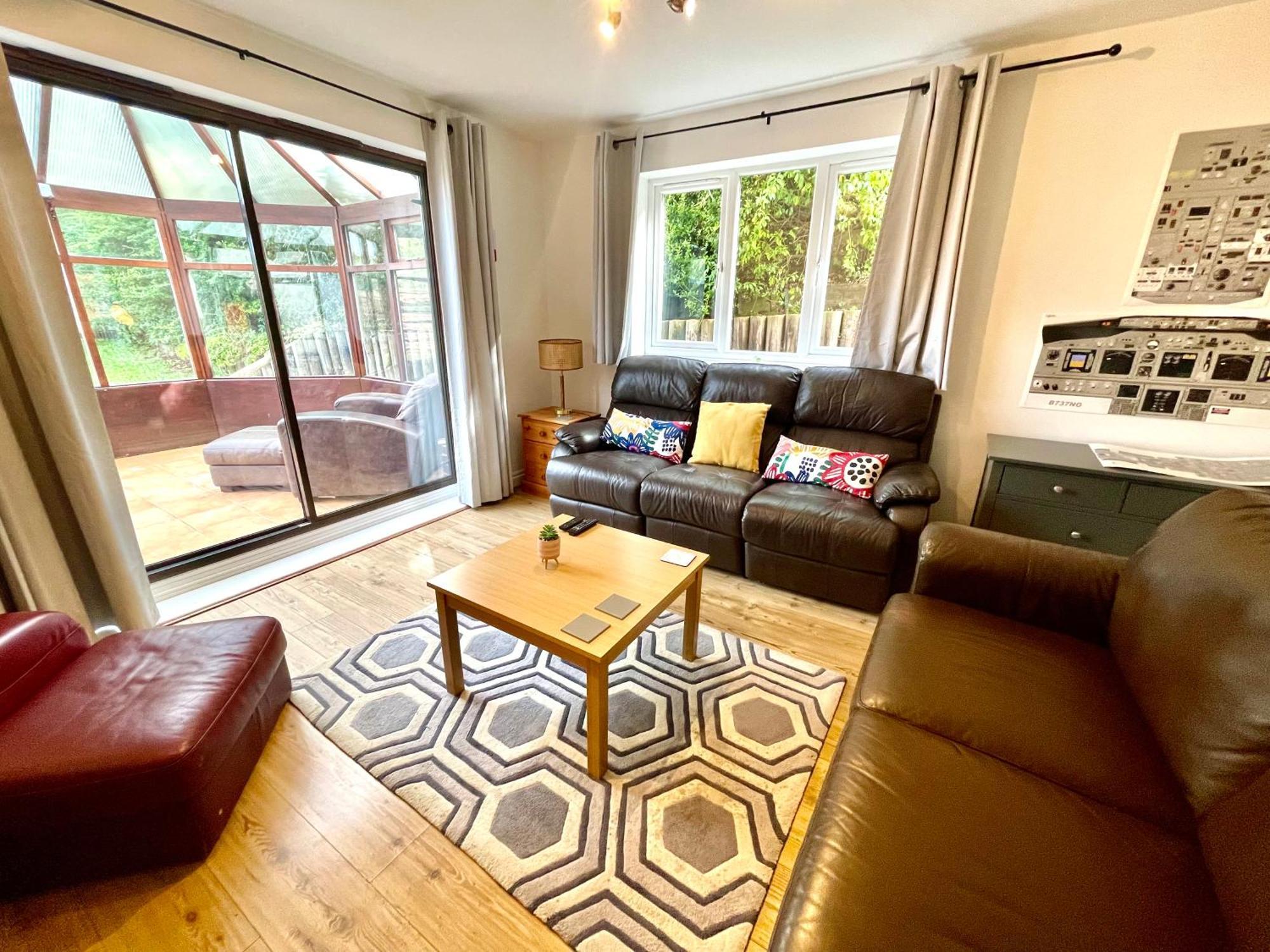 Large 5 Bed Detached House Near Stansted Airport With Parking For 2 Vehicles! Stansted Stays Stansted Mountfitchet Dış mekan fotoğraf