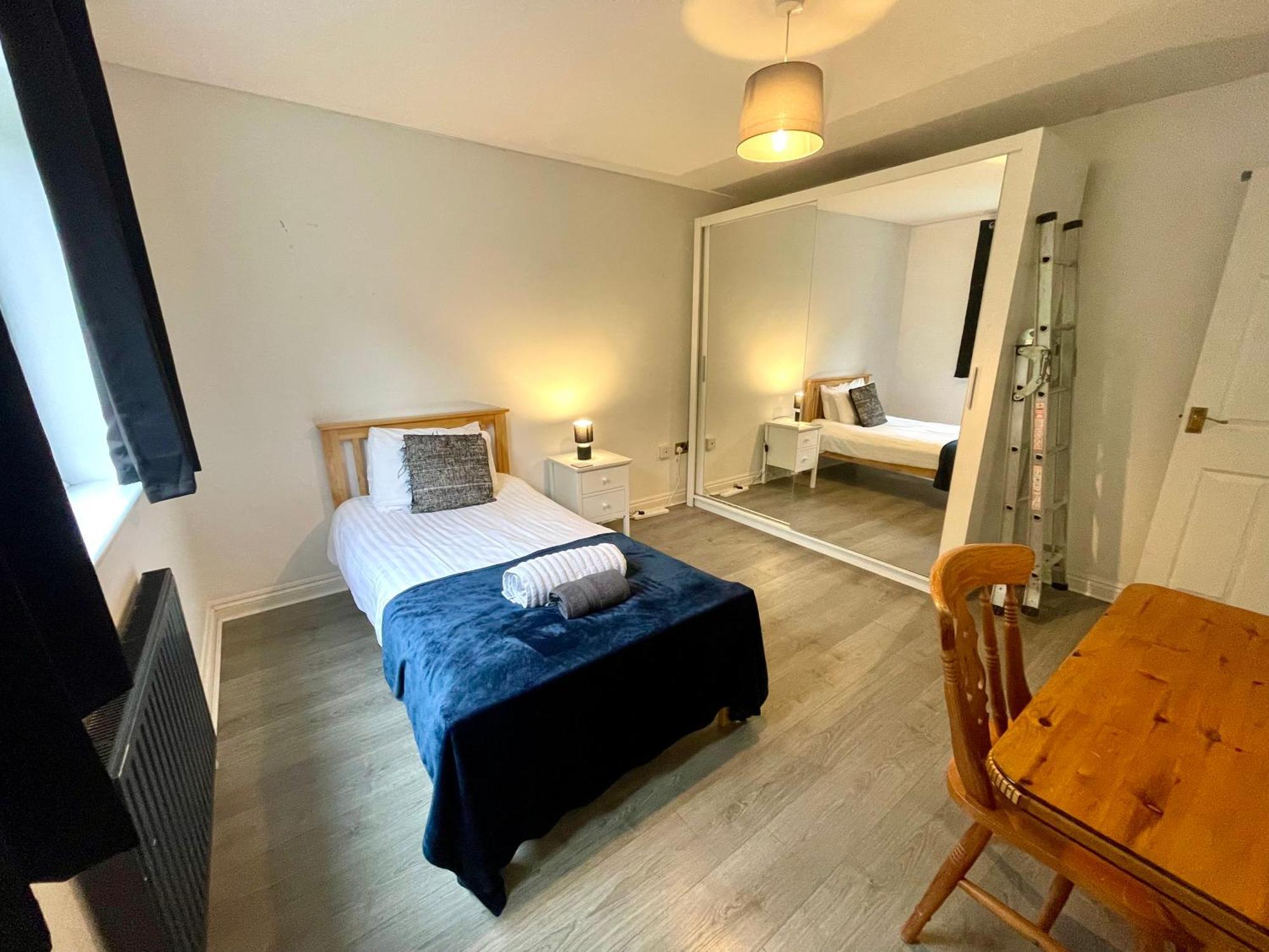 Large 5 Bed Detached House Near Stansted Airport With Parking For 2 Vehicles! Stansted Stays Stansted Mountfitchet Dış mekan fotoğraf